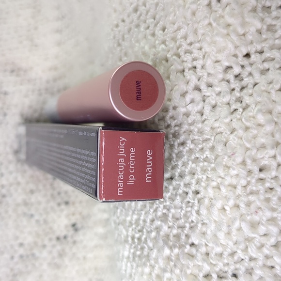 tarte maracuja juicy lip crème in Mauve, 2g/0.07oz - Picture 9 of 11
